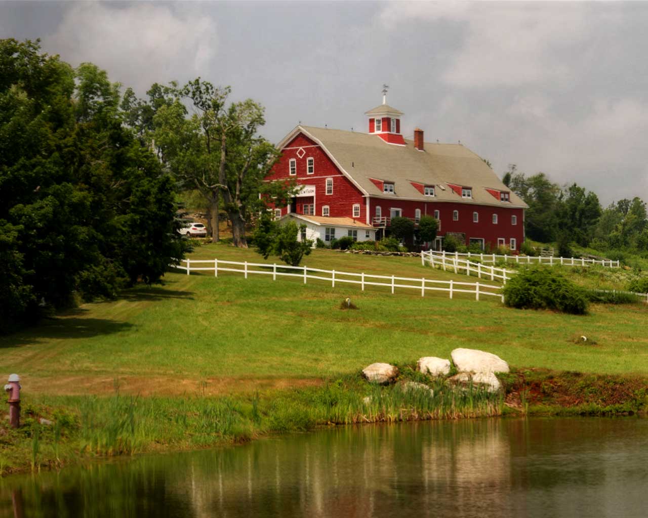 barn-over-pond-1280